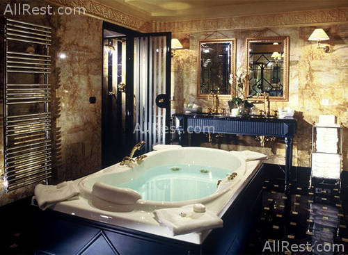 Hotel Le Royal Monceau 10